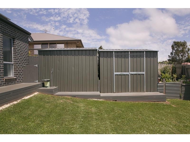 21 Jackson Drive, Drouin VIC 3818