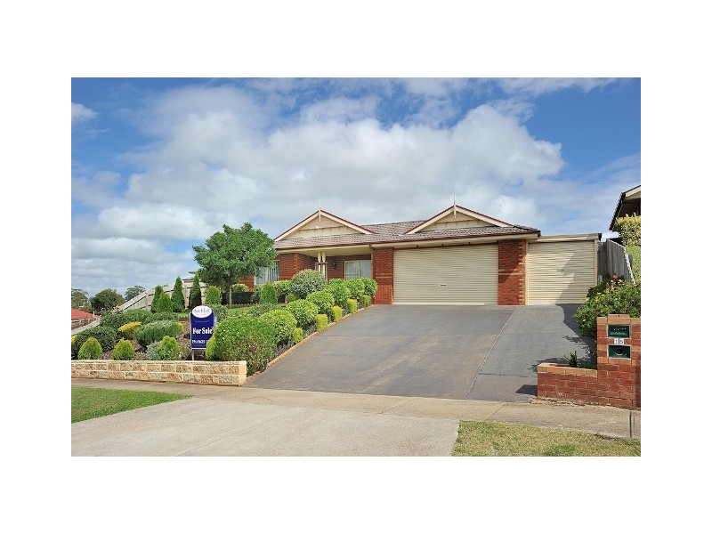 15 Cypress Court, Drouin VIC 3818