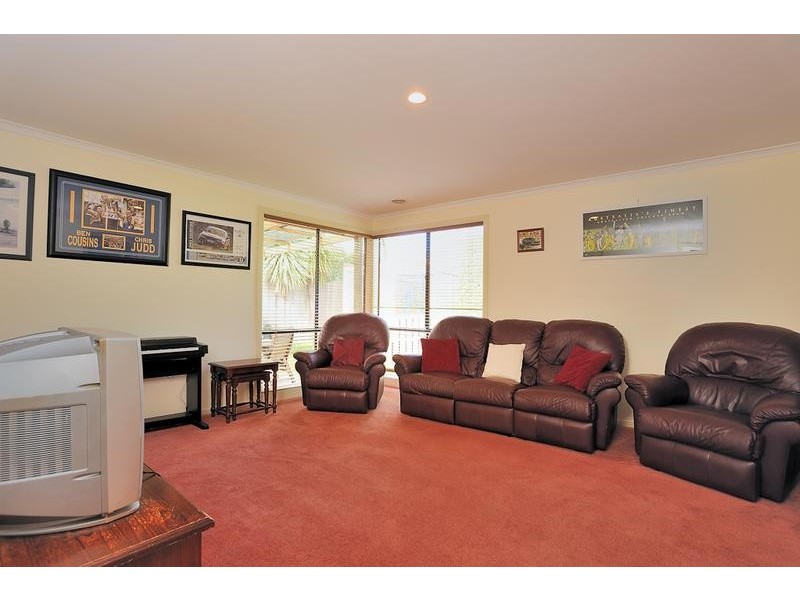 45 Cook Street, Drouin VIC 3818