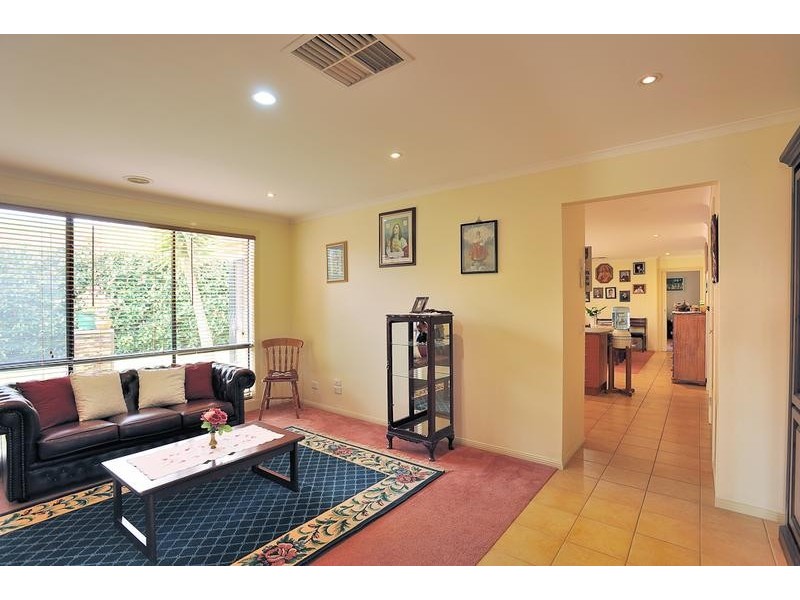 45 Cook Street, Drouin VIC 3818