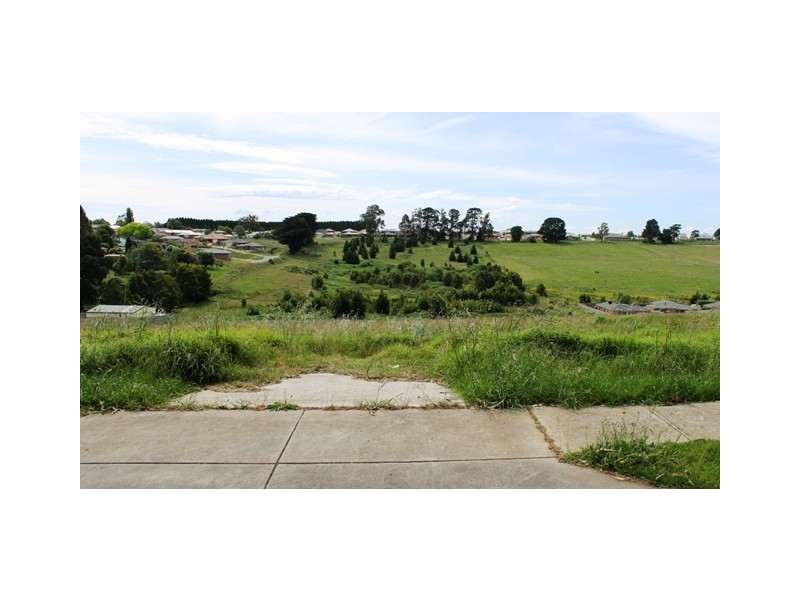 1/35 Victoria Street, Drouin VIC 3818