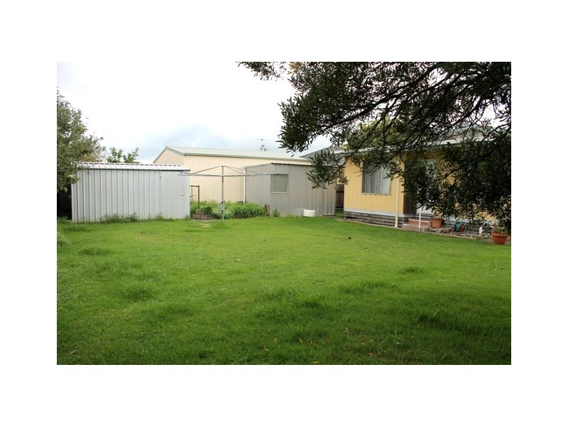 23 Kitchener Street, Trafalgar VIC 3824