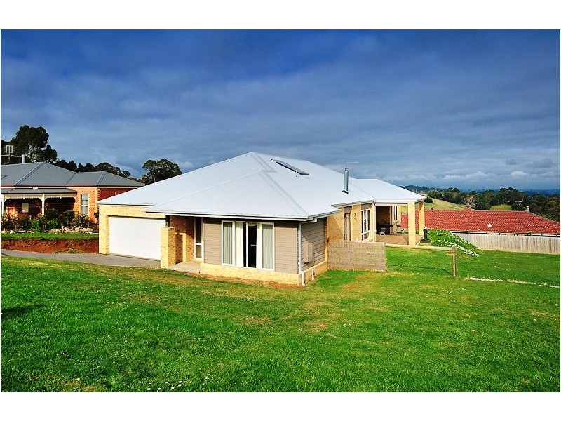 8 Eton Court, Neerim South VIC 3831