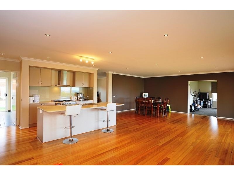 8 Eton Court, Neerim South VIC 3831