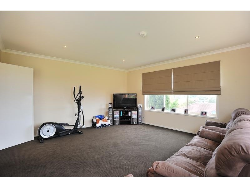 8 Eton Court, Neerim South VIC 3831