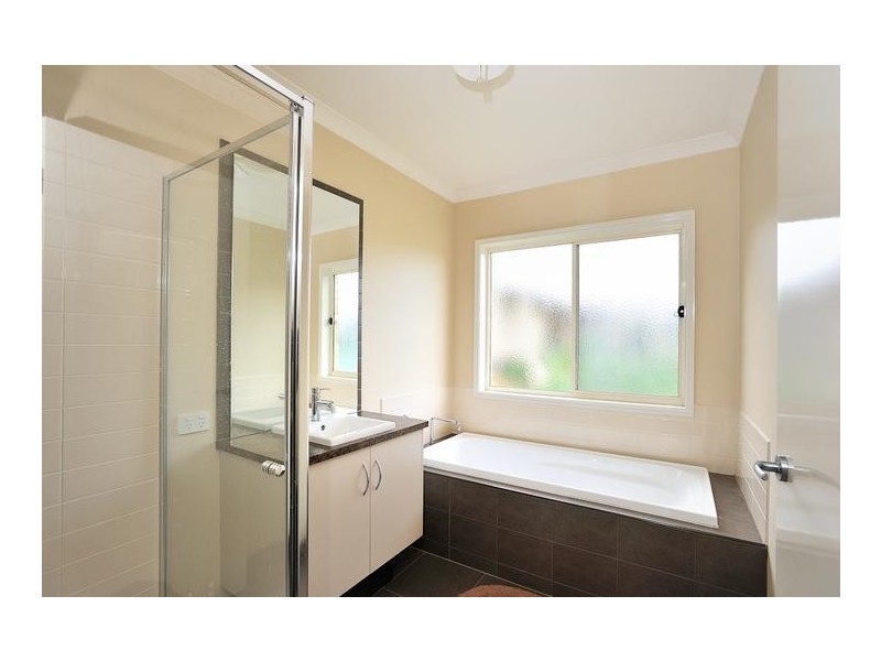 8 Eton Court, Neerim South VIC 3831