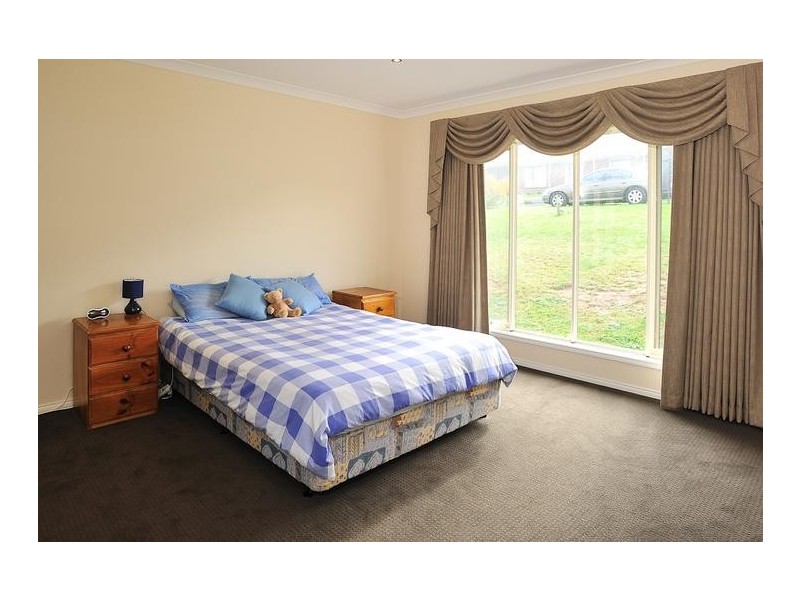 8 Eton Court, Neerim South VIC 3831