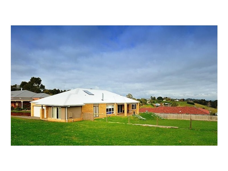 8 Eton Court, Neerim South VIC 3831