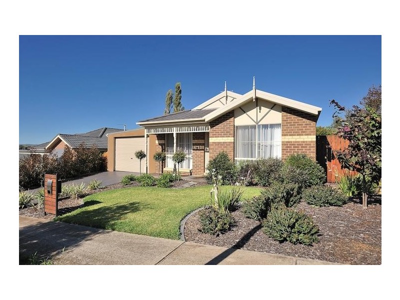 8 Toorongo Street, Drouin VIC 3818