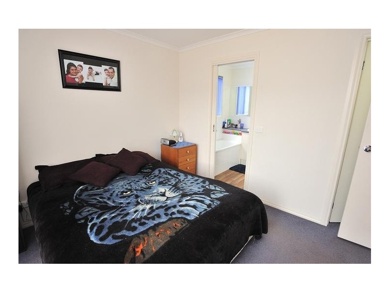 9 Eden Place, Drouin VIC 3818