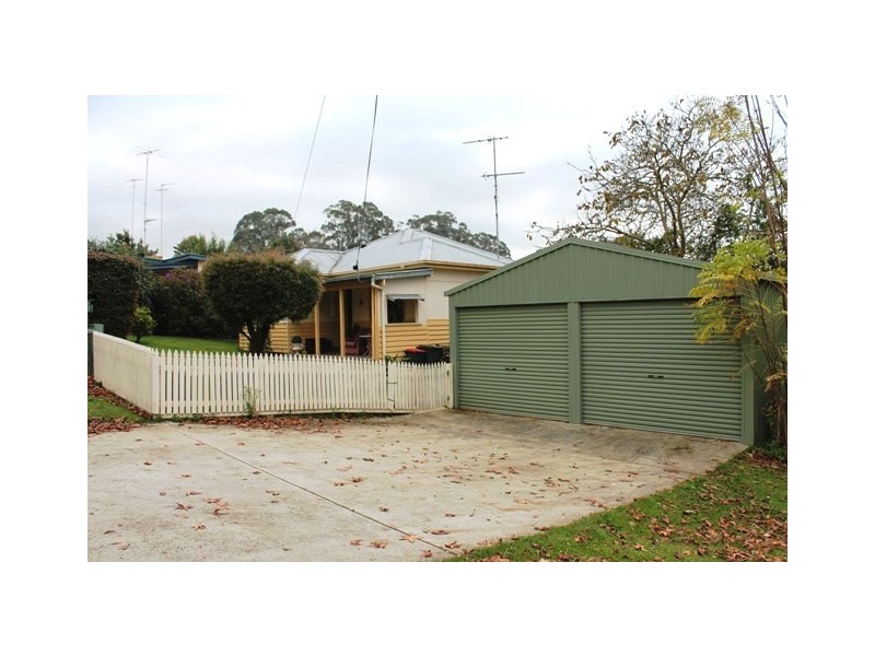 29 Wood Street, Drouin VIC 3818