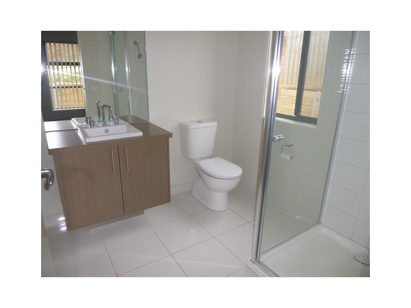 24 Kensington Square, Drouin VIC 3818