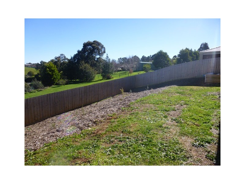 24 Kensington Square, Drouin VIC 3818