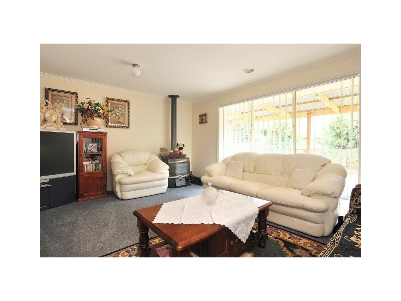 15 Cypress Court, Drouin VIC 3818