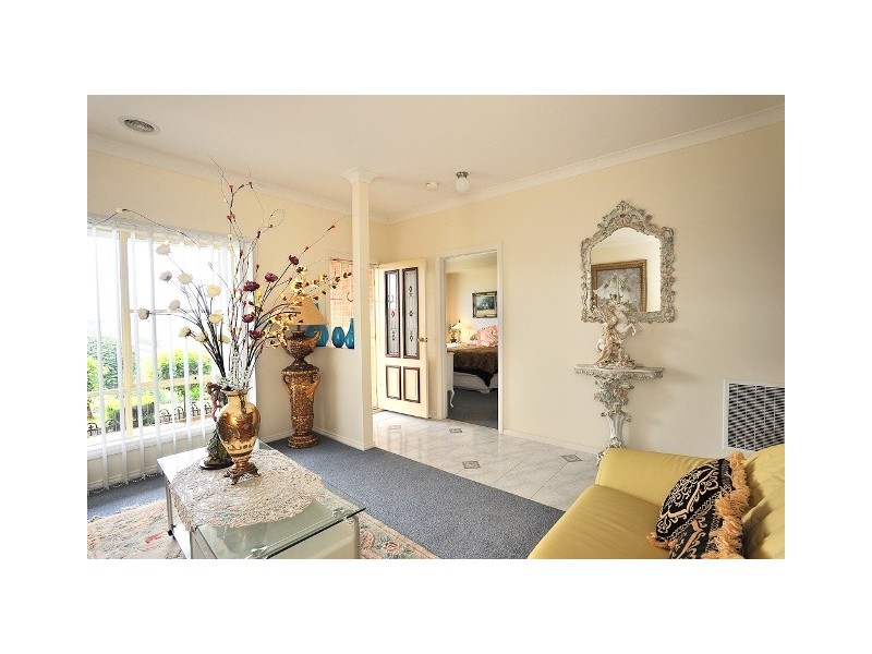 15 Cypress Court, Drouin VIC 3818