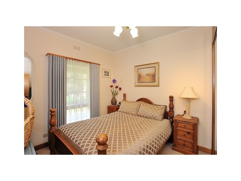 1220 McDonalds Track, Narracan VIC 3824
