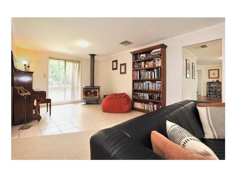 1 Ablett Court, Drouin VIC 3818