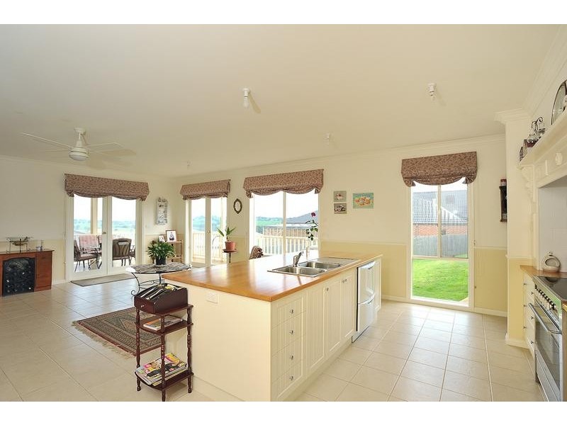 11 Shirley Road, Neerim South VIC 3831