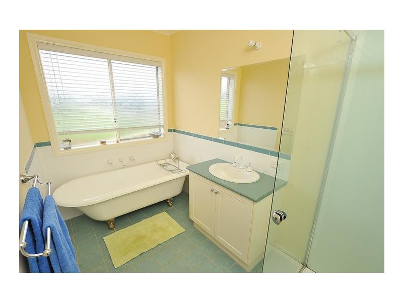 11 Shirley Road, Neerim South VIC 3831