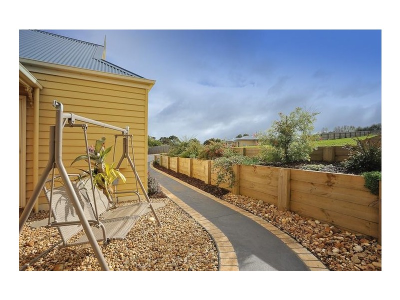 11 Shirley Road, Neerim South VIC 3831