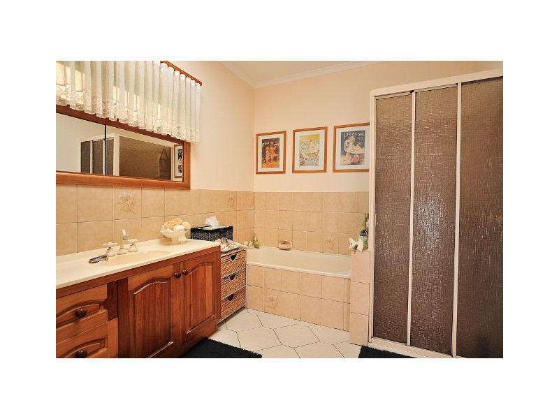 1220 McDonalds Track, Narracan, Trafalgar VIC 3824