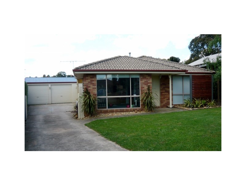 3 Helen Street, Drouin VIC 3818