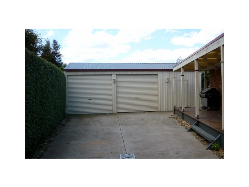 3 Helen Street, Drouin VIC 3818