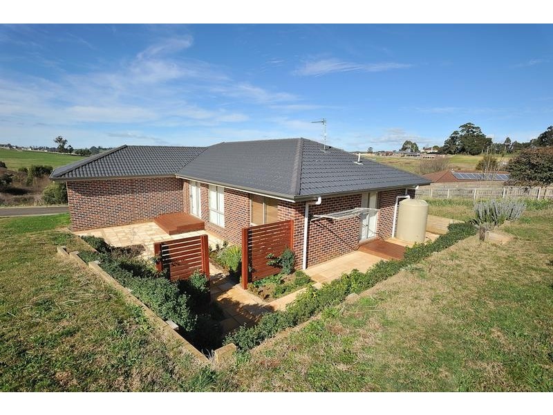 17 Boanyoo Street, Drouin VIC 3818
