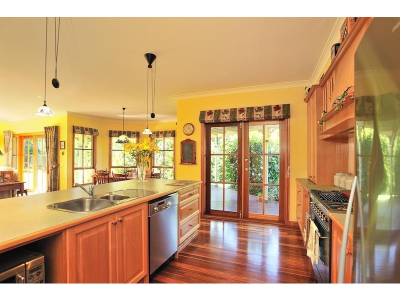 8 Robin Hood Way, Drouin VIC 3818