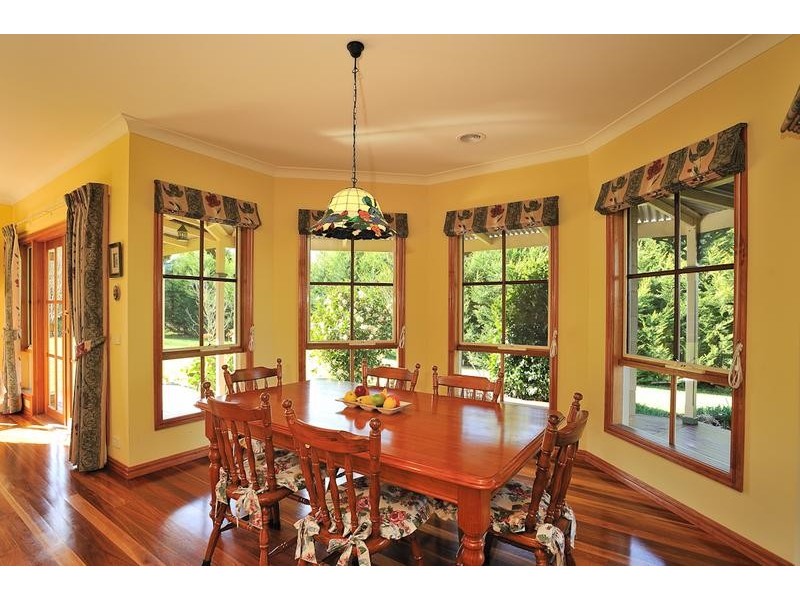 8 Robin Hood Way, Drouin VIC 3818