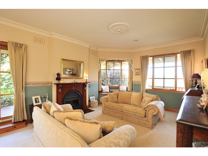 8 Robin Hood Way, Drouin VIC 3818