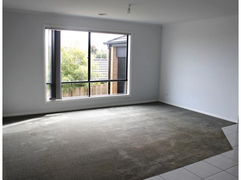 13 Claudia Crescent, Drouin VIC 3818