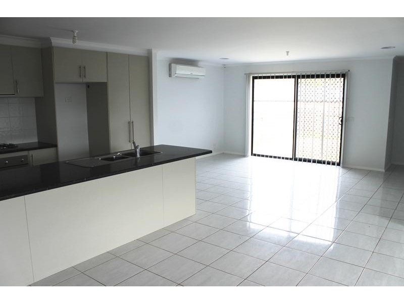 13 Claudia Crescent, Drouin VIC 3818