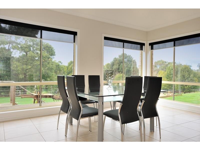 9 Millennium Court, Drouin VIC 3818