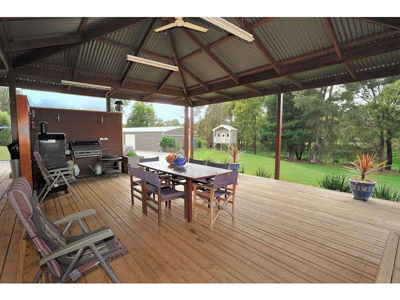 9 Millennium Court, Drouin VIC 3818