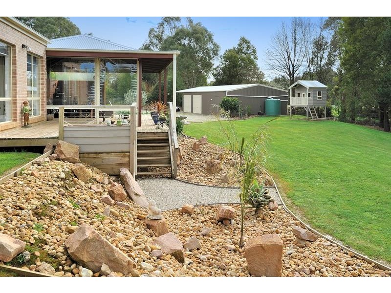 9 Millennium Court, Drouin VIC 3818