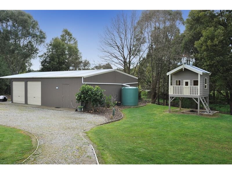9 Millennium Court, Drouin VIC 3818
