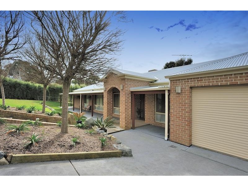 9 Millennium Court, Drouin VIC 3818