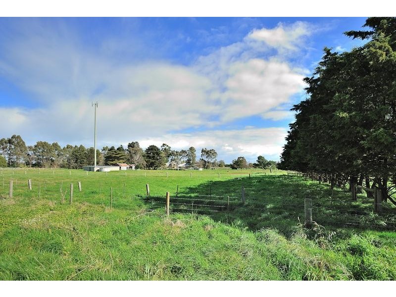 70 Mount Road, Longwarry North VIC 3816