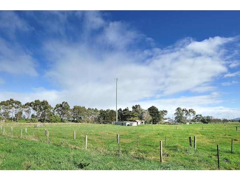 70 Mount Road, Longwarry North VIC 3816