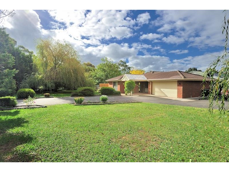 1 Ablett Court, Drouin VIC 3818