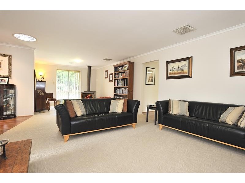 1 Ablett Court, Drouin VIC 3818