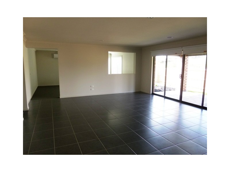 2 Skipton Street, Drouin VIC 3818