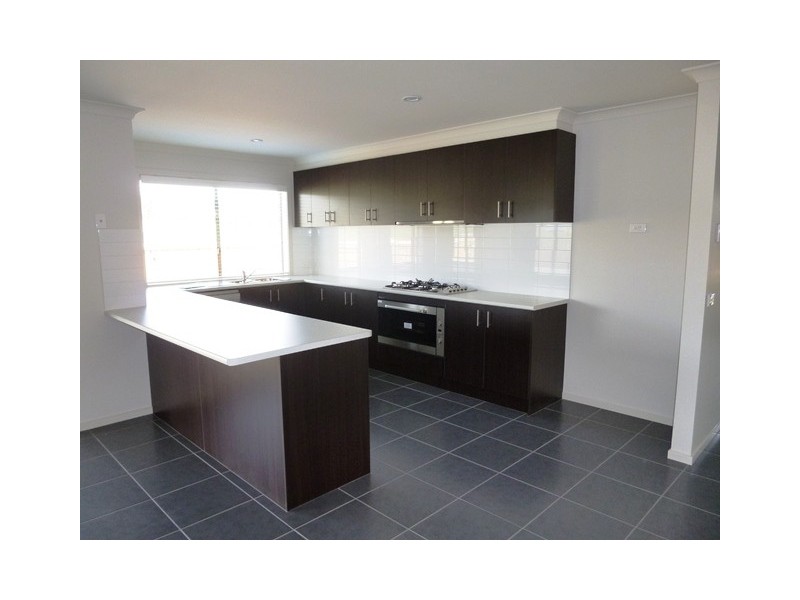 2 Skipton Street, Drouin VIC 3818