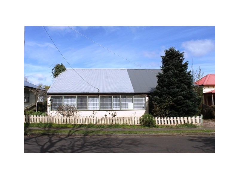 3 Railway Avenue, Drouin VIC 3818