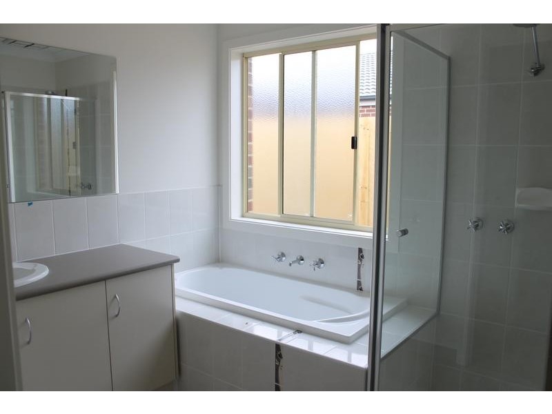 Lot 531 Summerhill Blvd, Drouin VIC 3818
