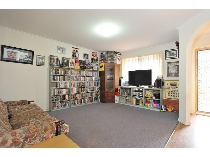 9 Eden Place, Drouin VIC 3818