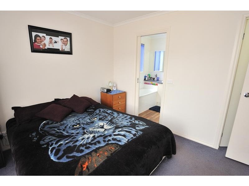 9 Eden Place, Drouin VIC 3818