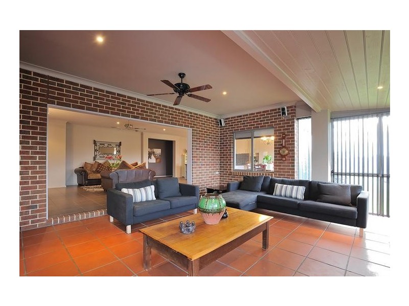 14 Settlers Rise, Drouin VIC 3818