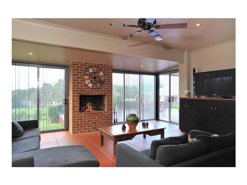 14 Settlers Rise, Drouin VIC 3818
